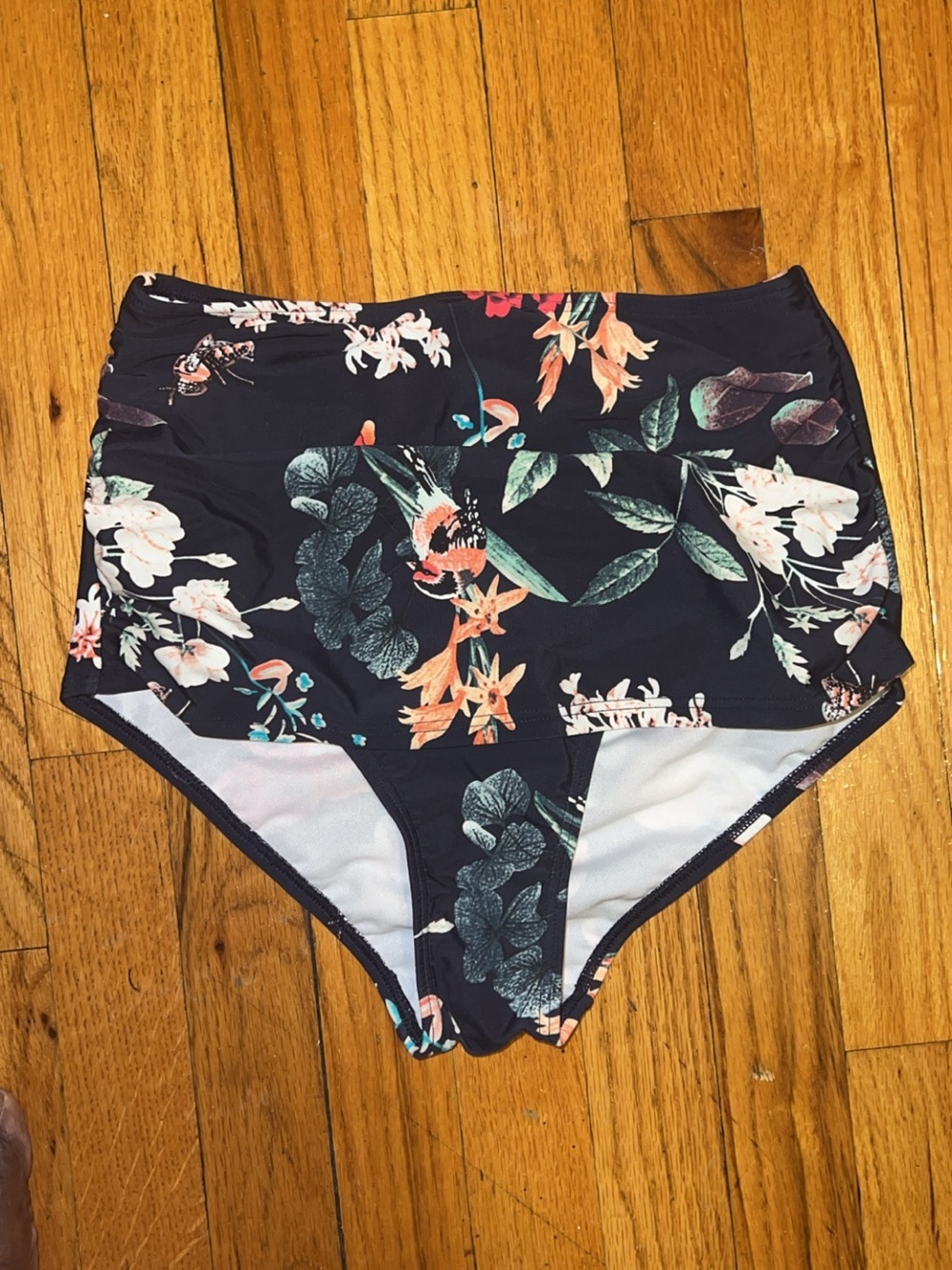 High-Waist Floral Women’s bottoms swimsuit size 6 ( m) BNWTT